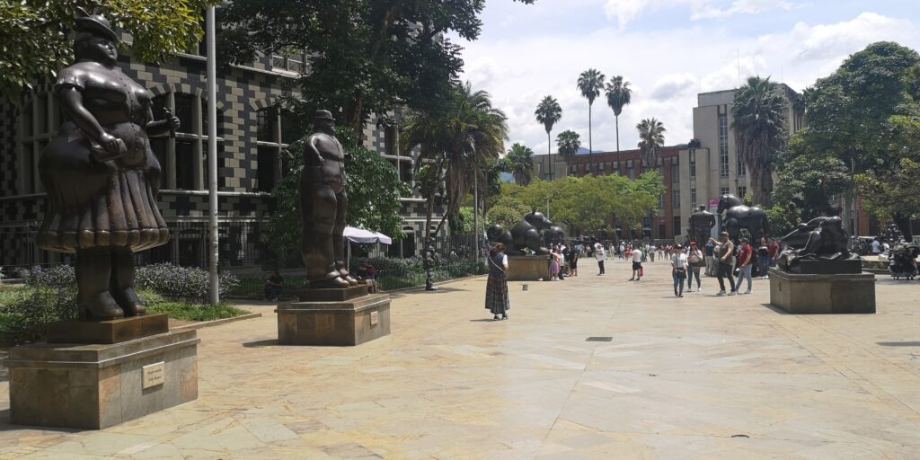 plaza botero medellin colombie