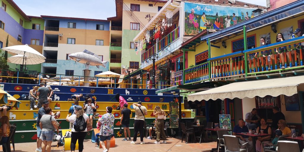 Plaza de los Zocalos Guatapé en Colombie